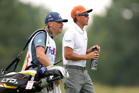 Rickie Fowler a jeho nový caddie Ben Schomin (Foto: Getty Images)