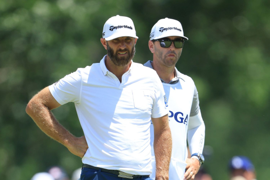 Dustin Johnson a jeho bratr Austin v roli caddieho (Foto: Getty Images)