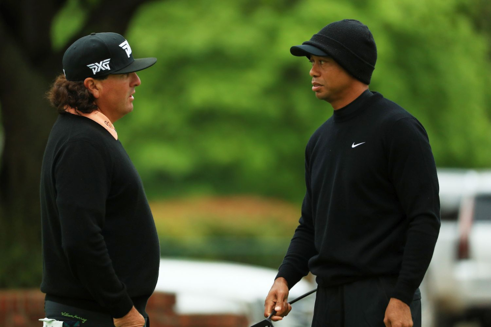 Pat Perez (vlevo) a Tiger Woods během PGA Championship 2019 (foto: GettyImages)