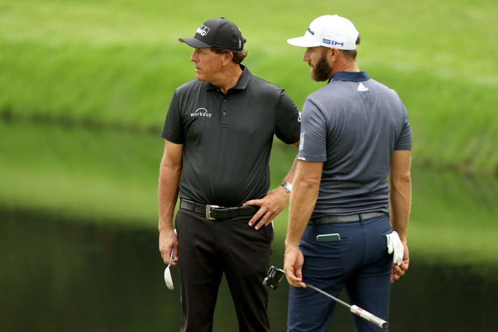 Dustin Johnson a Phil Mickelson (Foto: Getty Images)