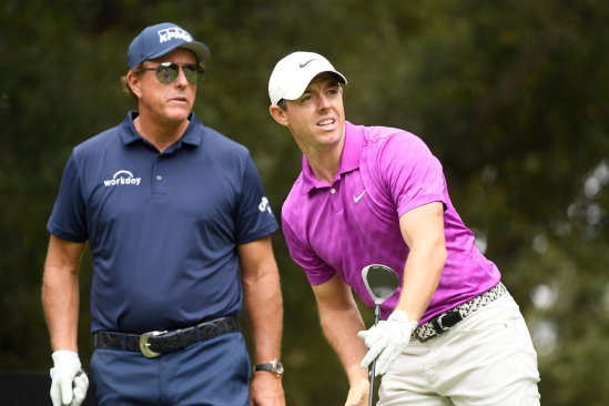 Rory McIlroy a Phil Mickelson (foto: GettyImages)