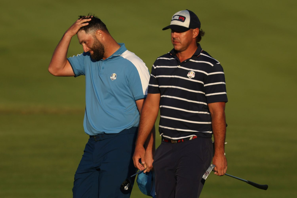 Jon Rahm a Brooks Koepka (foto: GettyImages)