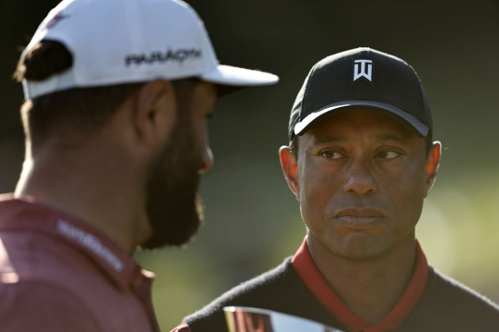 Jon Rahm a Tiger Woods (foto: GettyImages).