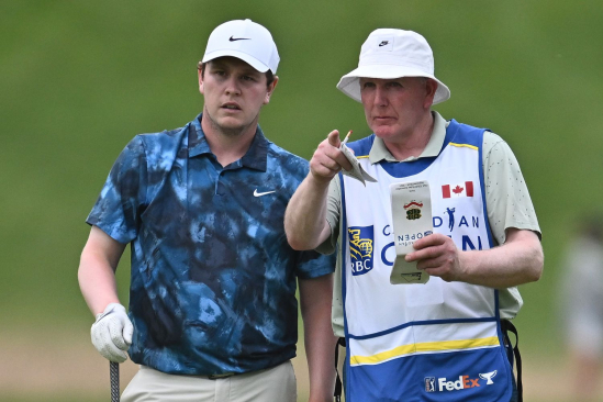 Robert MacIntyre s otcem jako kedíkem na letošním RBC Canadian Open (foto: GettyImages)