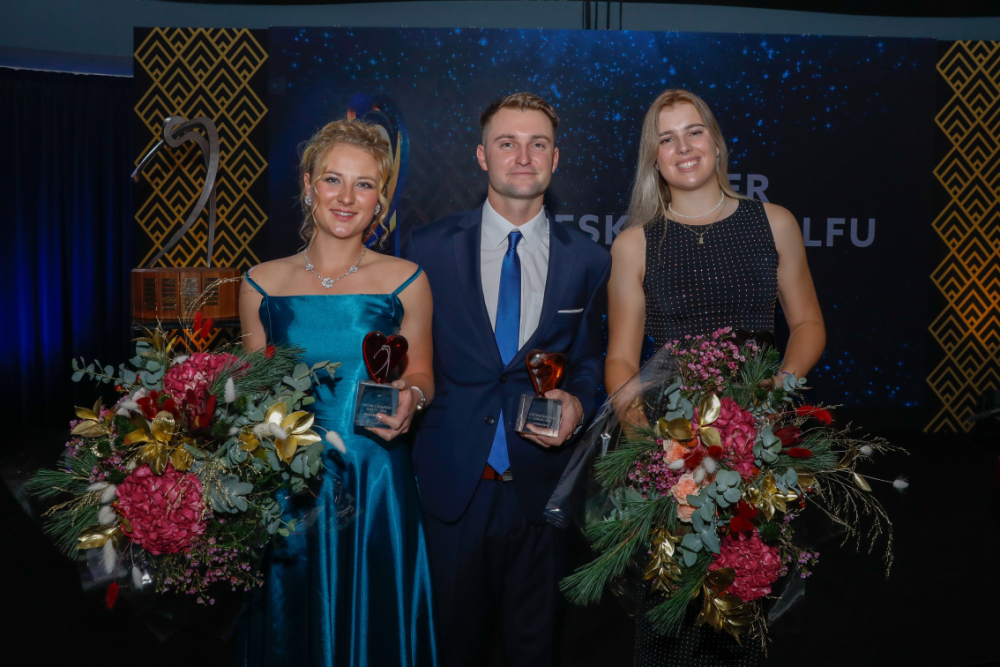 Zleva Sára Kousková, Jiří Zuska a Veronika Kedroňová (foto: Annie Krčmářová) Zleva Sára Kousková, Jiří Zuska a Veronika Kedroňová (foto: Annie Krčmářová)