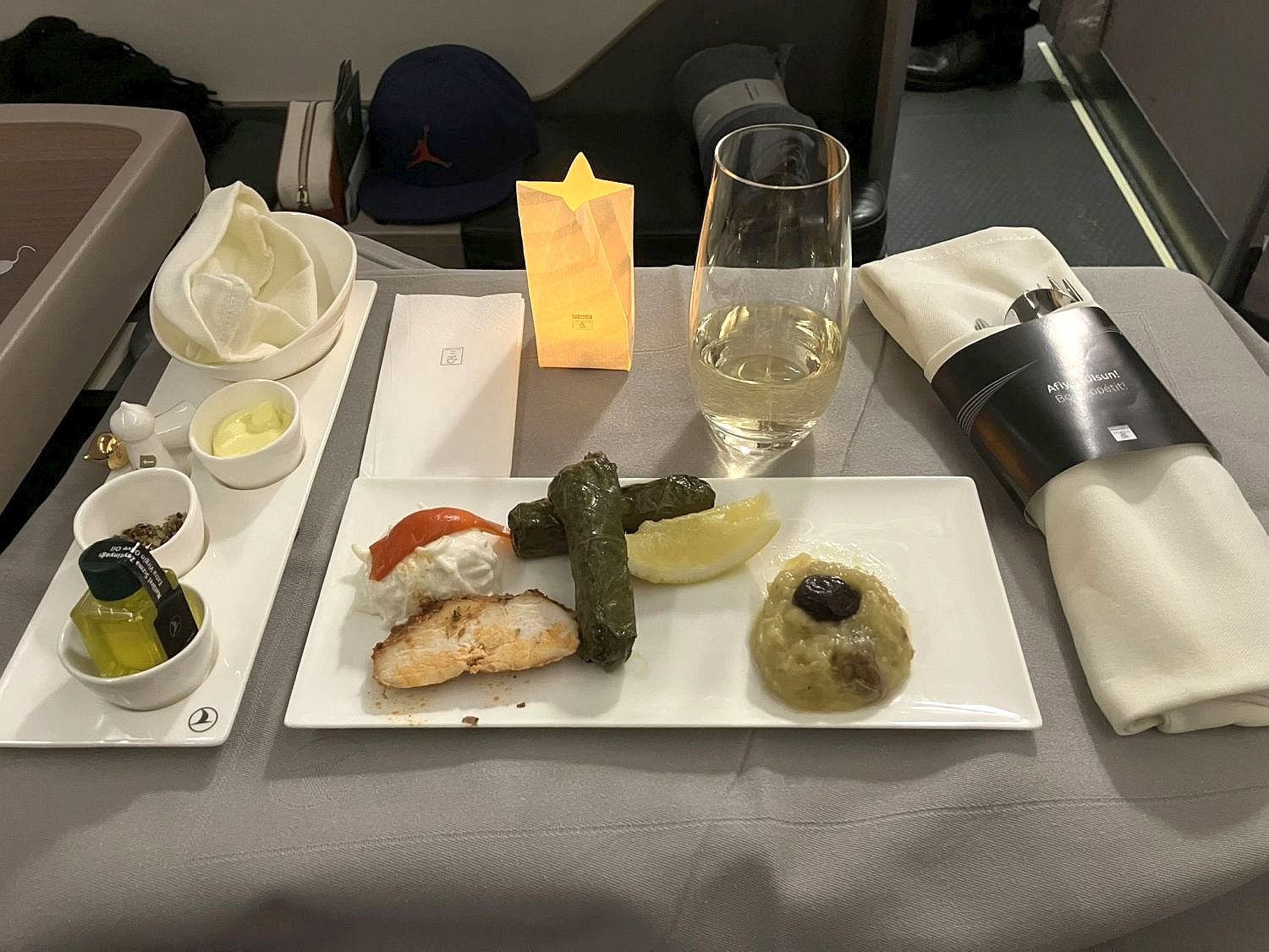 Večere v business class Turkish Airlines (foto: archiv autora).