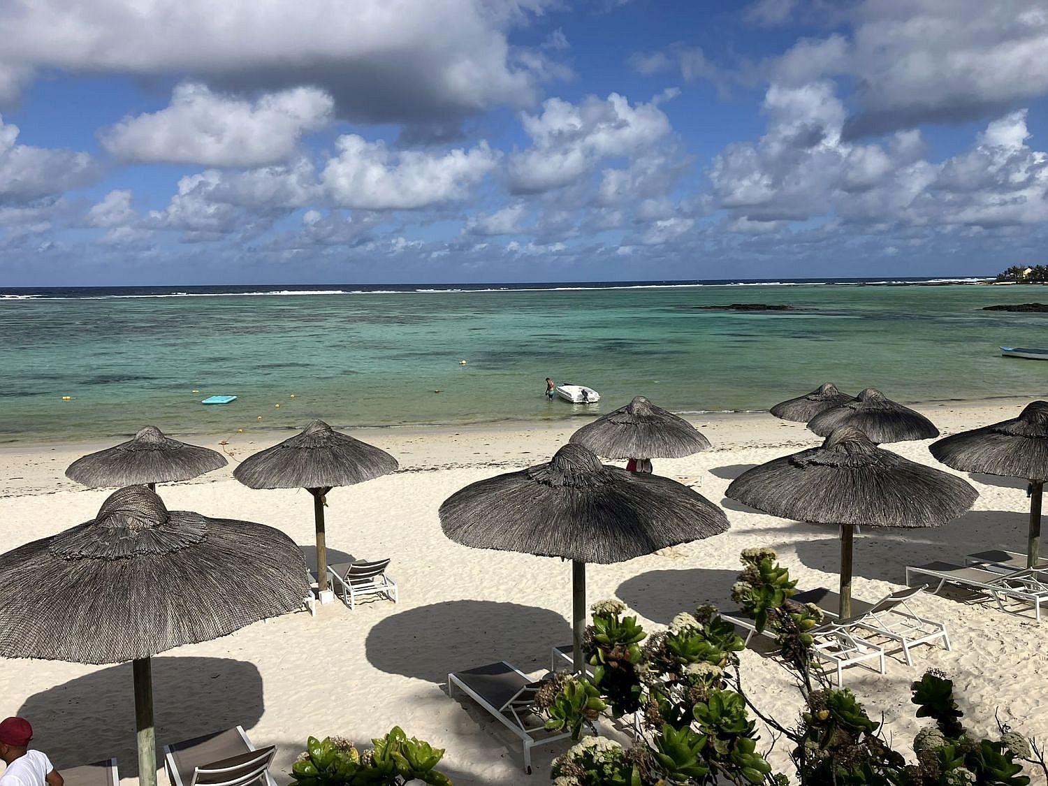 Pláž resortu C Mauritius (foto: archiv autora).