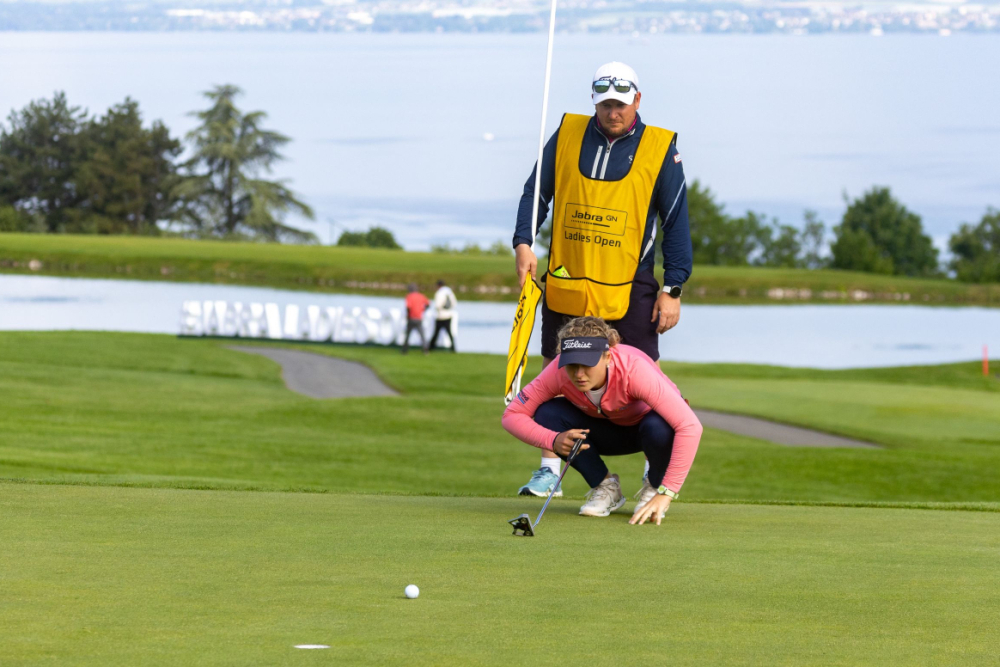 Sára Kousková a její caddie Jakub Mejzlík (foto: Tristan Jones/LET) Sára Kousková a její caddie Jakub Mejzlík (foto: Tristan Jones/LET)