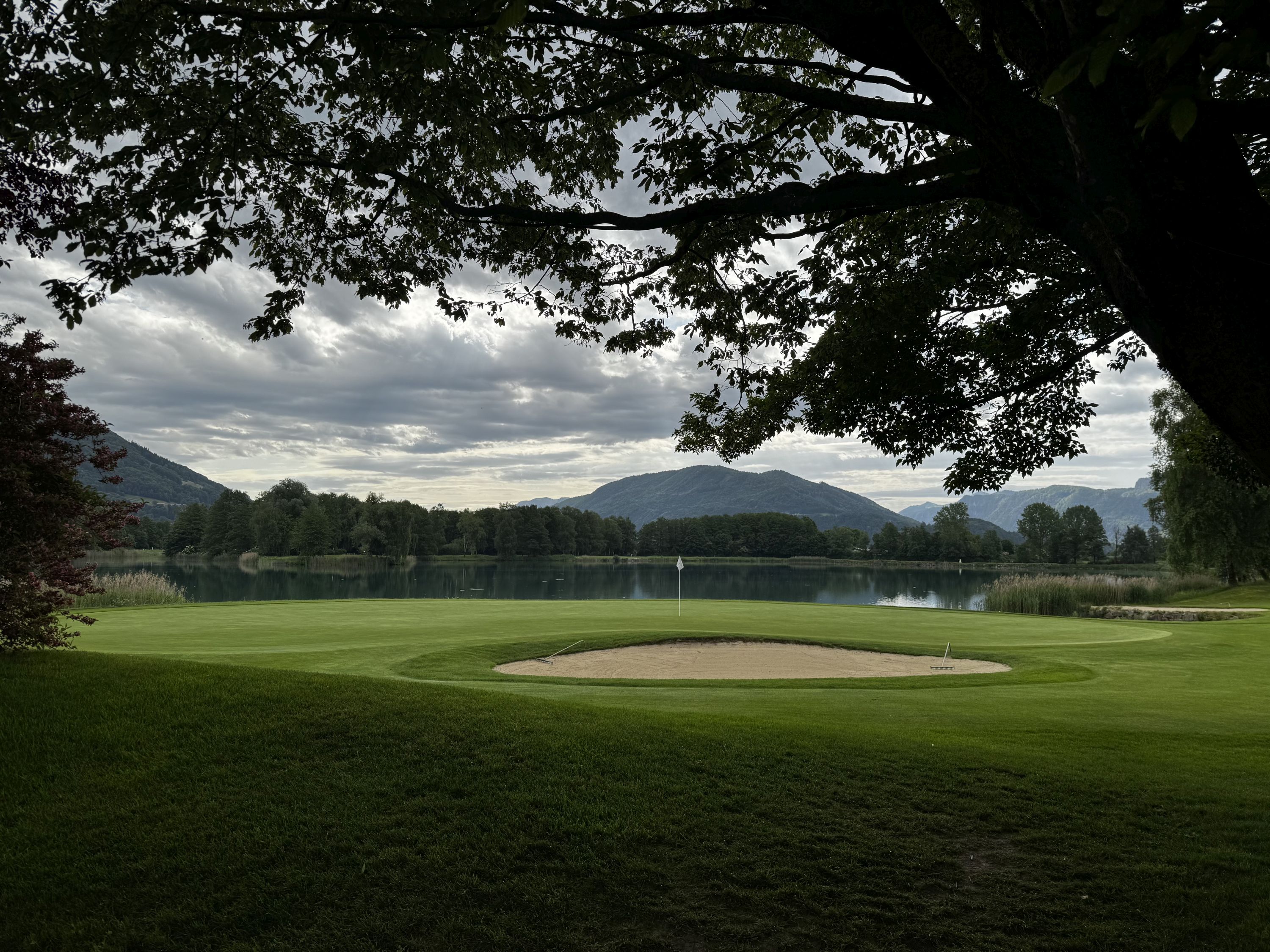 Golfové hřiště Am Mondsee (foto: Niki Tichotová)