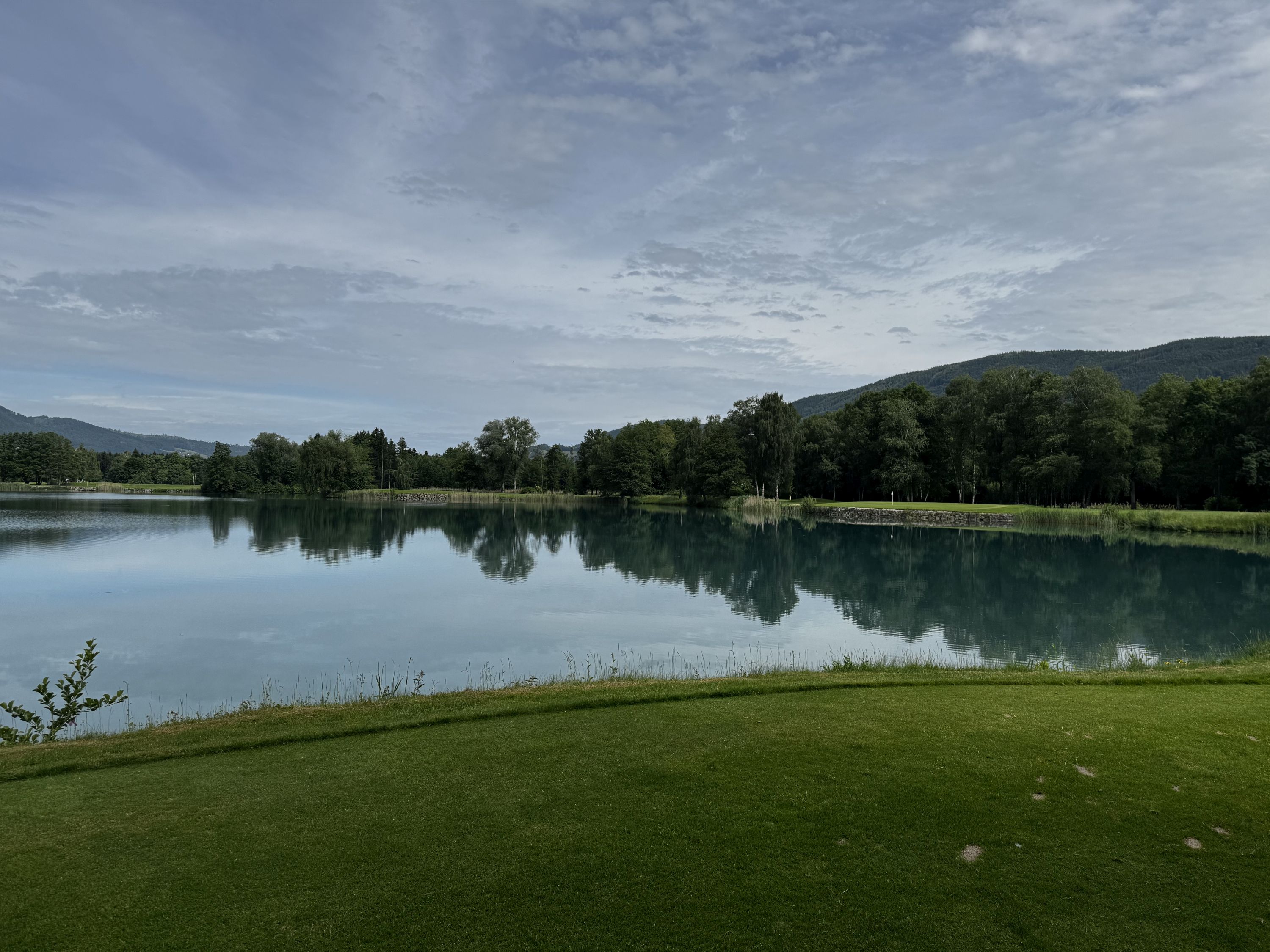 Golfové hřiště Am Mondsee (foto: Niki Tichotová)