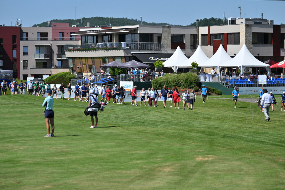Fanoušci na Tipsport Czech Ladies Open během finálového dne (foto: Tipsport Czech Ladies Open) Fanoušci na Tipsport Czech Ladies Open během finálového dne (foto: Tipsport Czech Ladies Open)