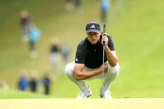 Z evropských hvězd Ryder Cupu začal ve Wentwortu nejlépe Åberg. McIlroy na něj ztrácí 5 ran