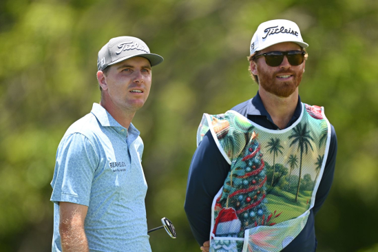 Ryan Gerard (vlevo) se svým caddym na Mauriciu (foto: GettyImages).
