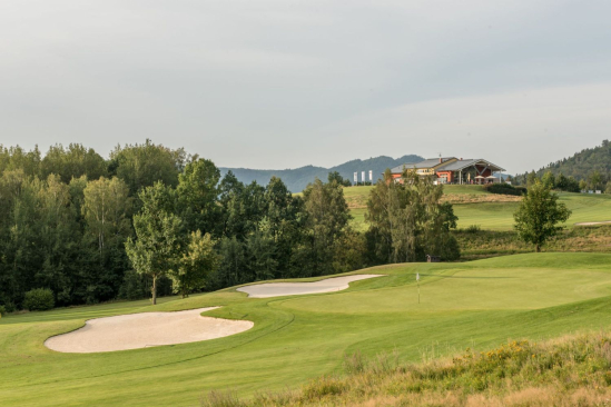 Hřiště Ypsilon Golf Resort Liberec (foto: ygolf.cz).