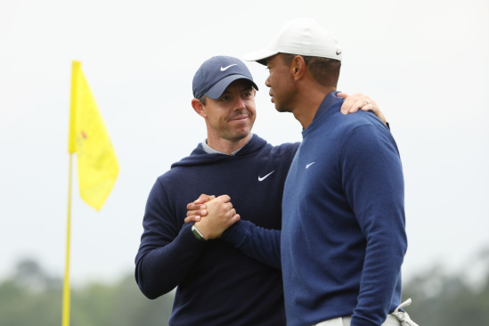 Rory McIlroy a Tiger Woods (foto: GettyImages).