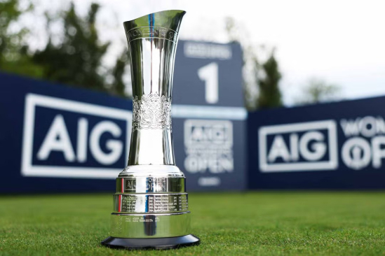 Trofej pro vítězku (foto: Getty Images)