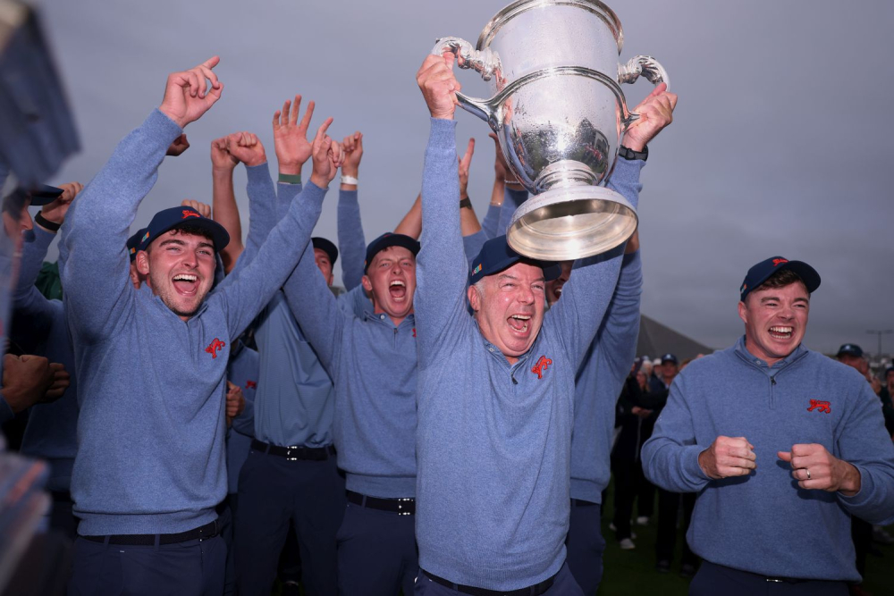 Tým Velké Británie a Irska slaví vítězství ve Walker Cupu (foto: GettyImages).