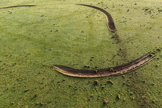 Poničené hřiště ve Skotsku. (foto: Facebook/Fereneze Golf Club)