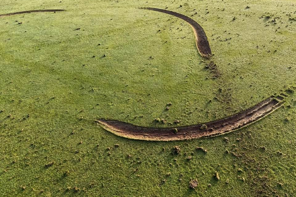 Poničené hřiště ve Skotsku. (foto: Facebook/Fereneze Golf Club)