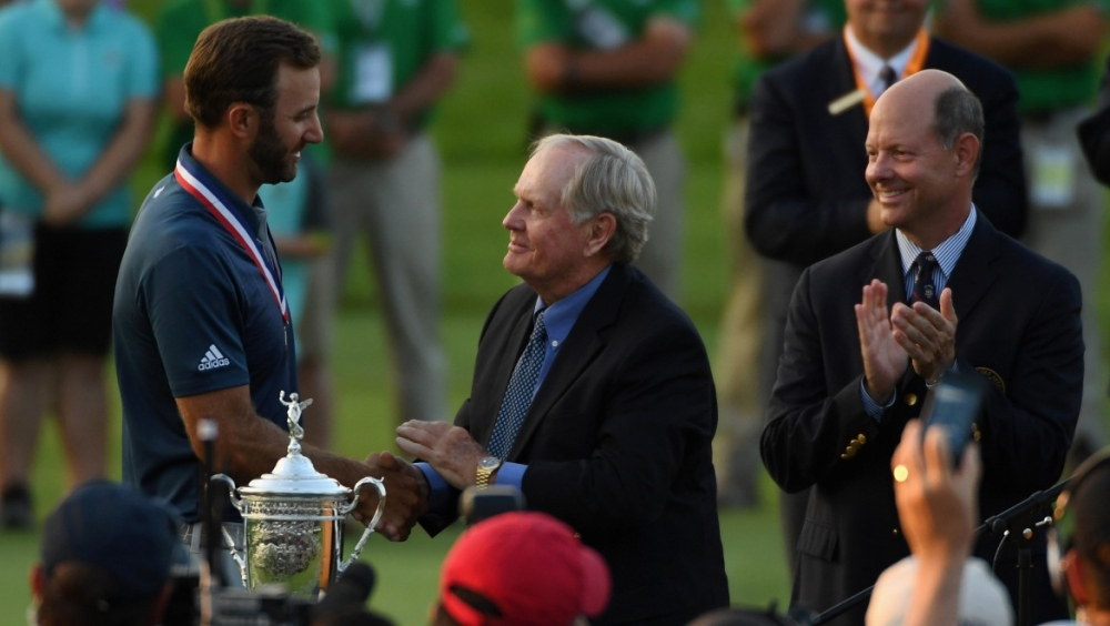 Dustin Johnson, Jack Nicklaus a Mike Davis Dustin Johnson, Jack Nicklaus a Mike Davis