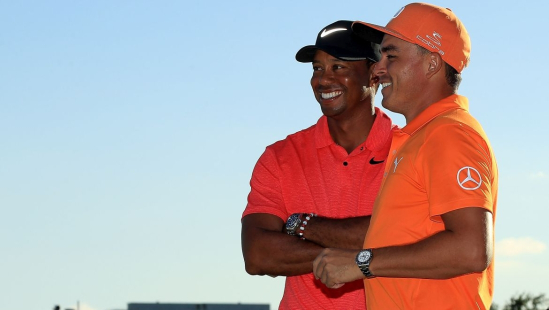 Tiger Woods a Rickie Fowler