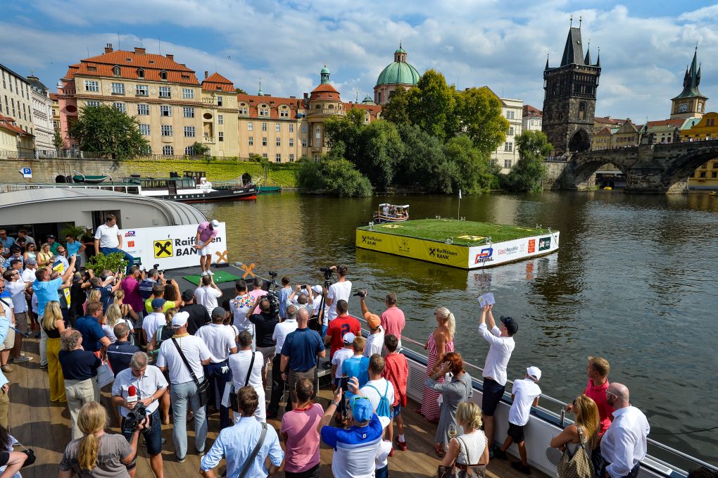 Raiffeisenbank exhibice na Vltavě 2018