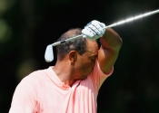 Tiger Woods v 1. kole TOUR Championship