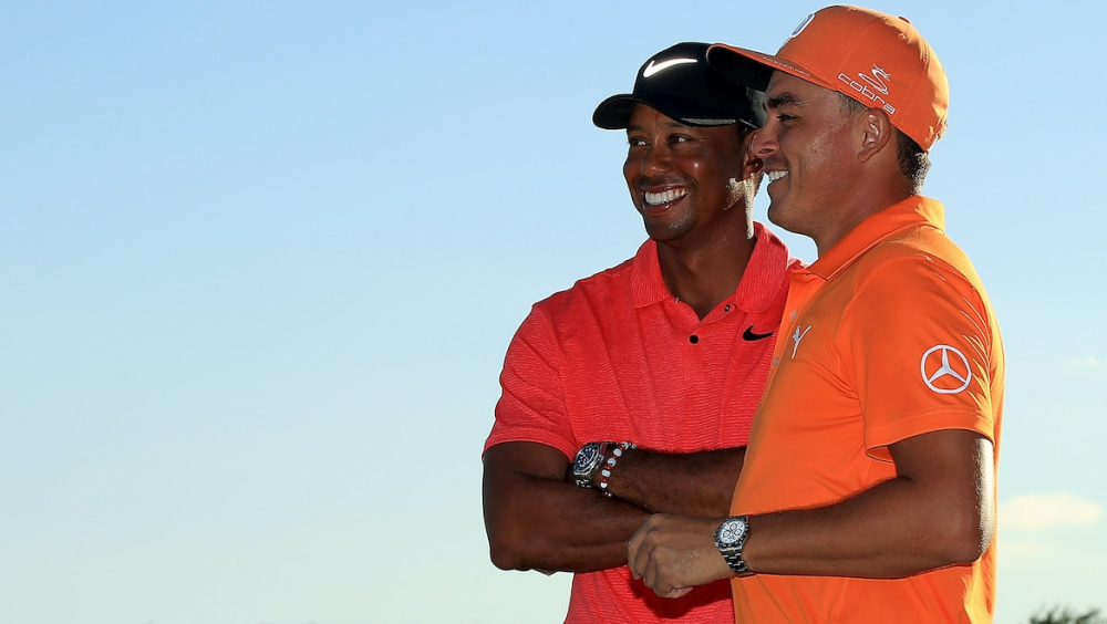 Tiger Woods a Rickie Fowler