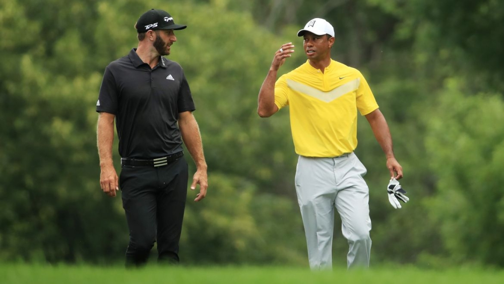 Dustin Johnson a Tiger Woods