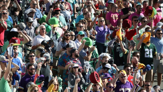 Fanoušci v TPC Scottsdale