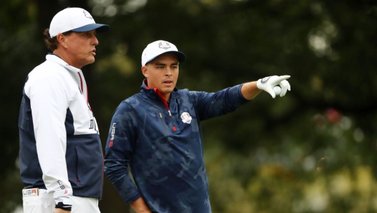 Rickie Fowler a Phil Mickelson