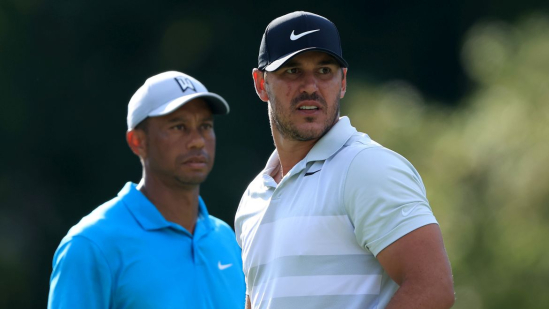 Brooks Koepka a Tiger Woods