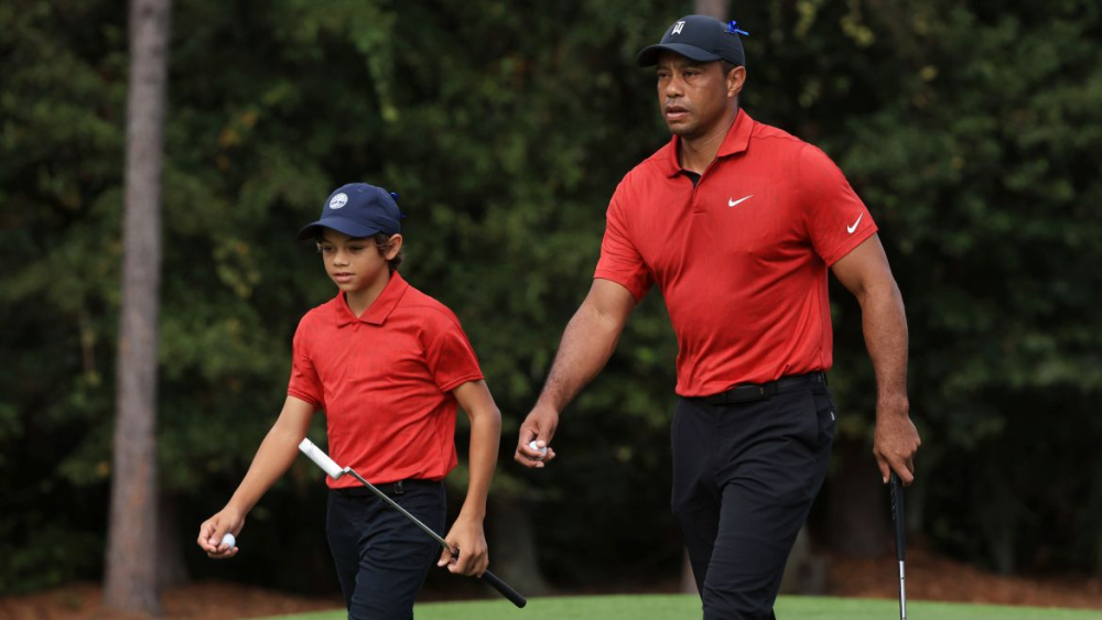 Tiger Woods a jeho syn Charlie Tiger Woods a jeho syn Charlie